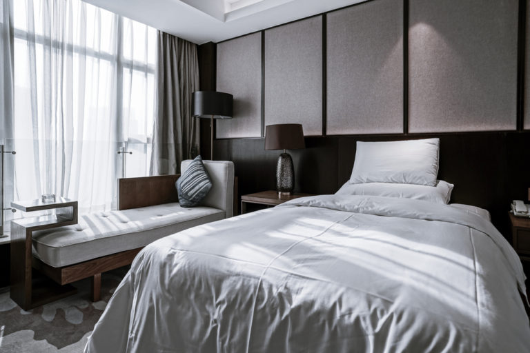 Elegant,And,Comfortable.hotel,Bedroom,Interior